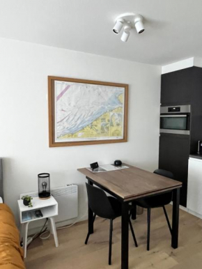 Cosy Studio Testerep , Newly Renovated